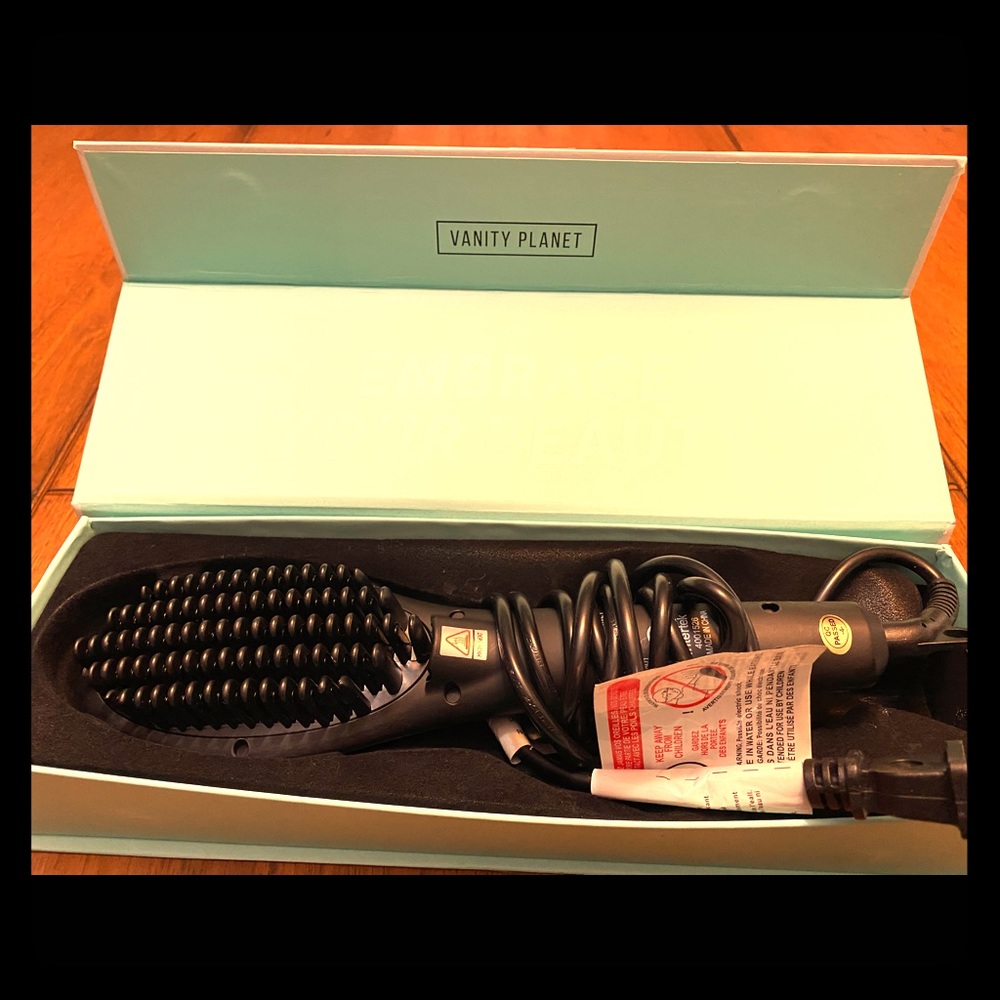 Vanity Planet ceramic straightening brush